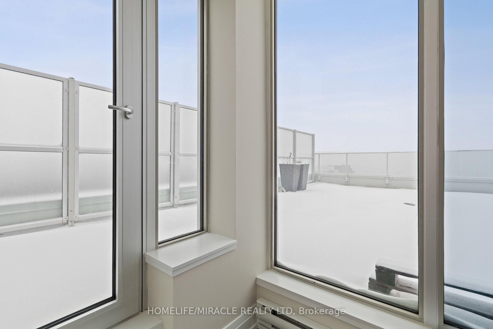 555 Wilson Avenue W, Unit PH1402 - Photo 25