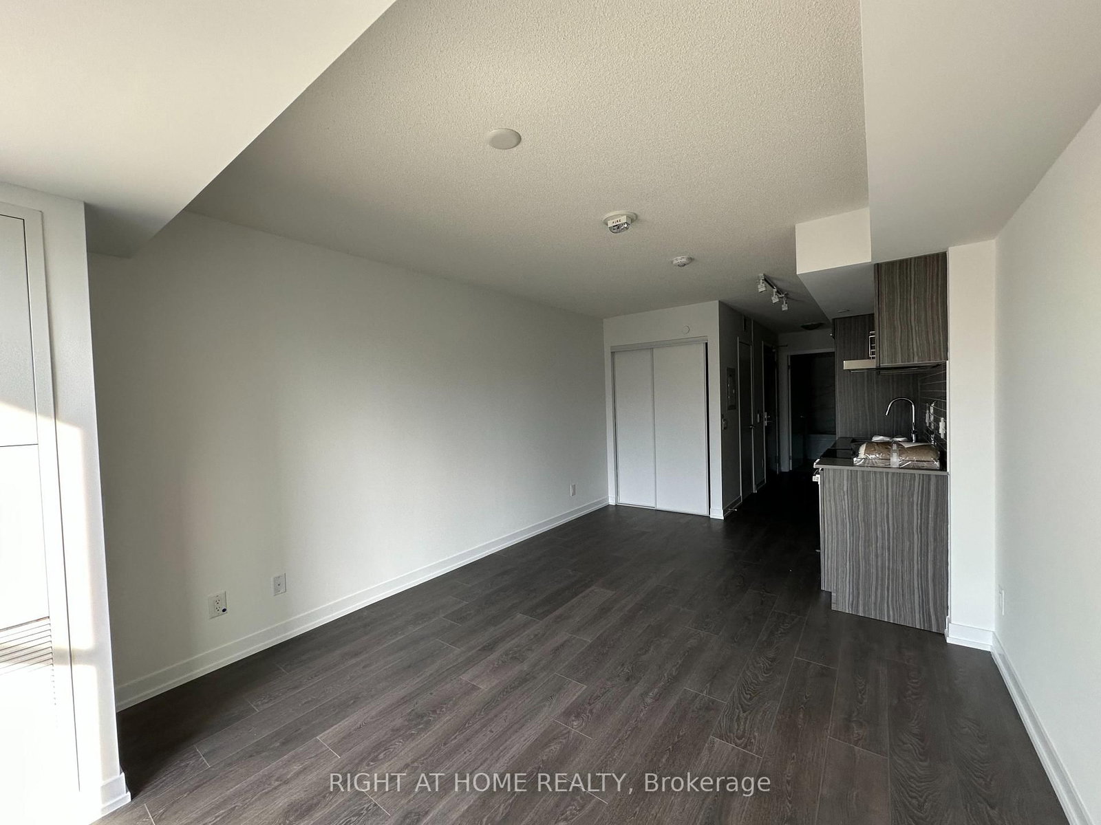 219 DUNDAS Street E, Unit 2210 - Photo 2