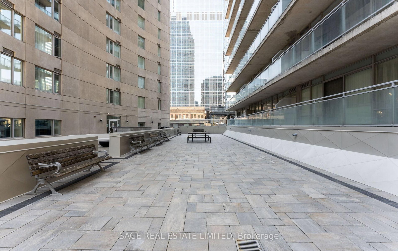 200 Victoria Street, Unit 1507 - Photo 30