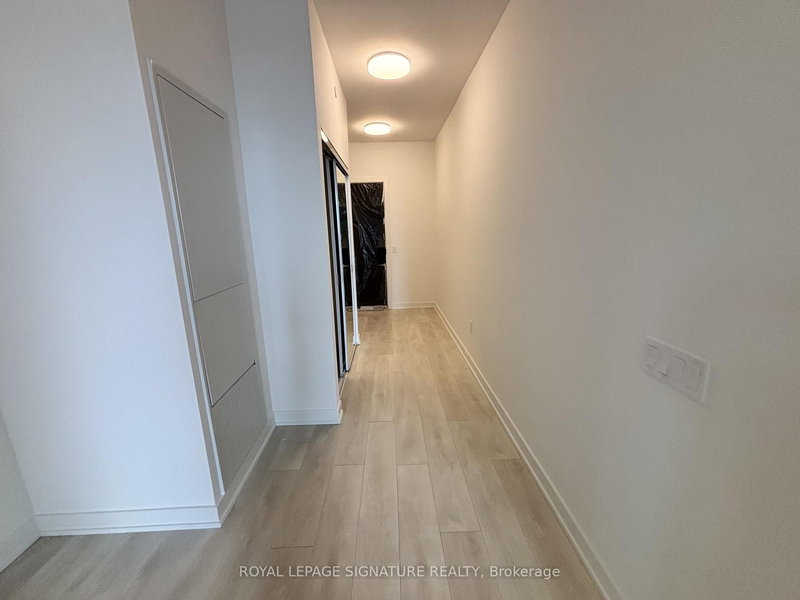 2312 - 117 Broadway Ave, Toronto, M4P 1V3 | Image 2