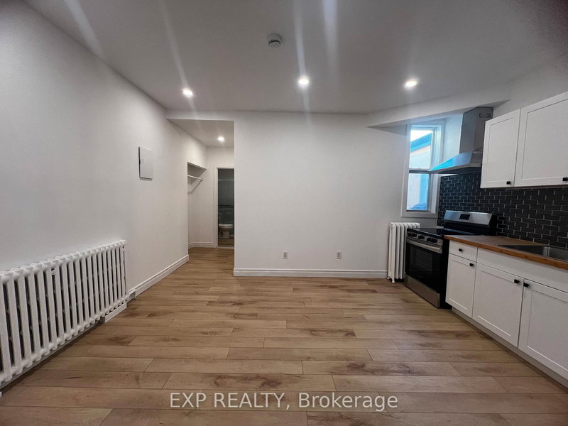 102 - 804A St Clair Avenue W