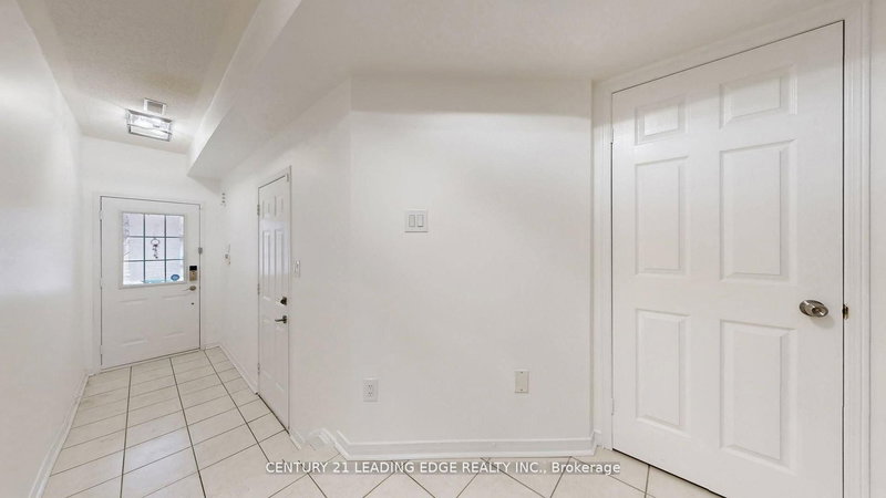 38 Rumi Cres, Toronto, M4A 2X6 | Image 3