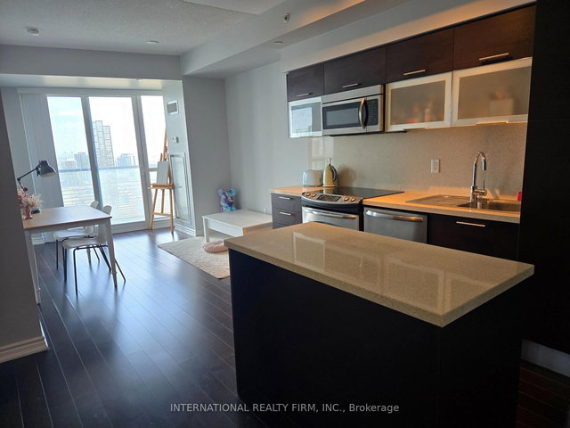 3404 - 386 Yonge Street