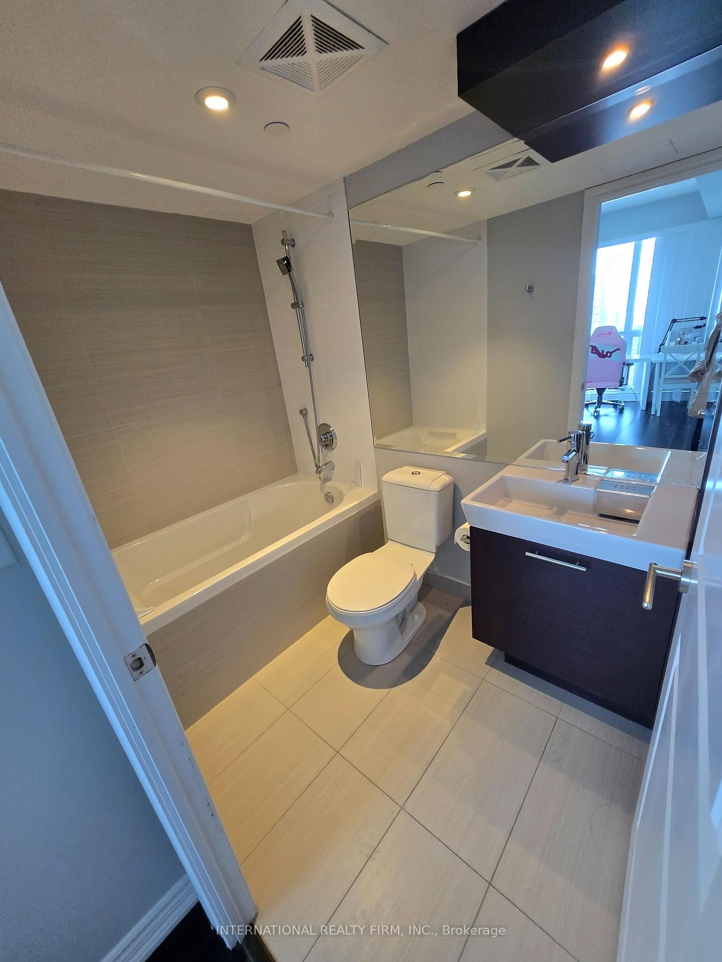 386 Yonge Street, Unit 3404 - Photo 5