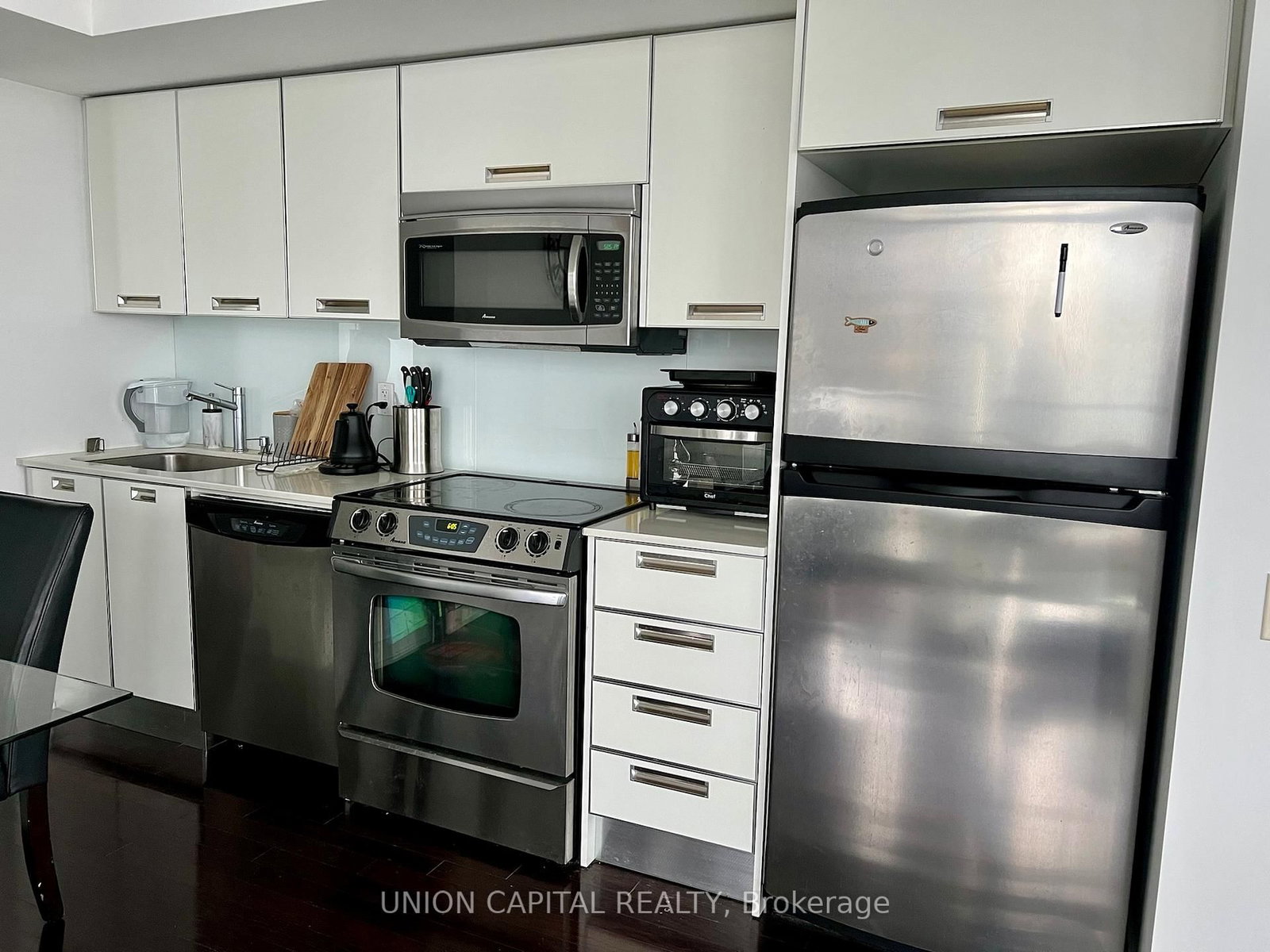 33 Charles Street E, Unit 2807 - Photo 8