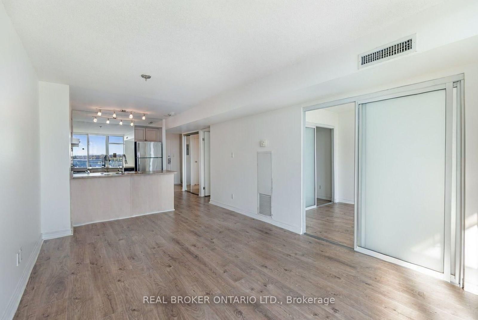 650 Queens Quay W, Unit 915 - Photo 11