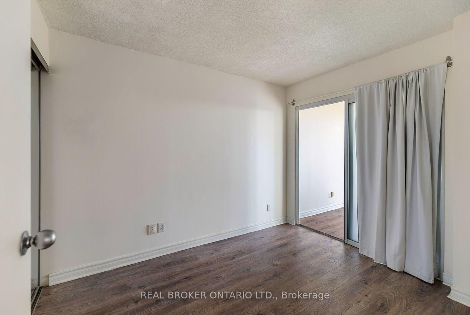 650 Queens Quay W, Unit 915 - Photo 13