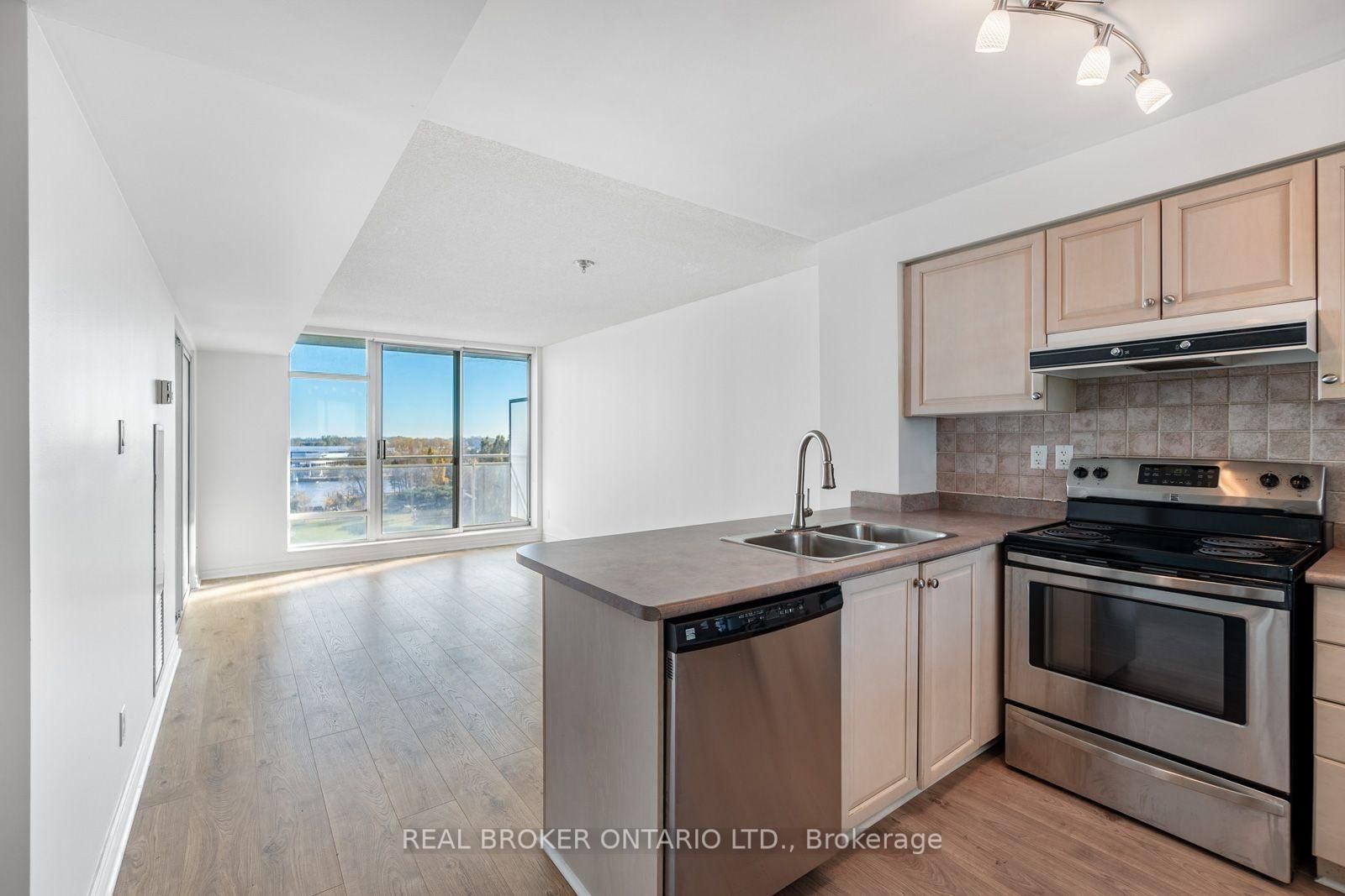 650 Queens Quay W, Unit 915 - Photo 4