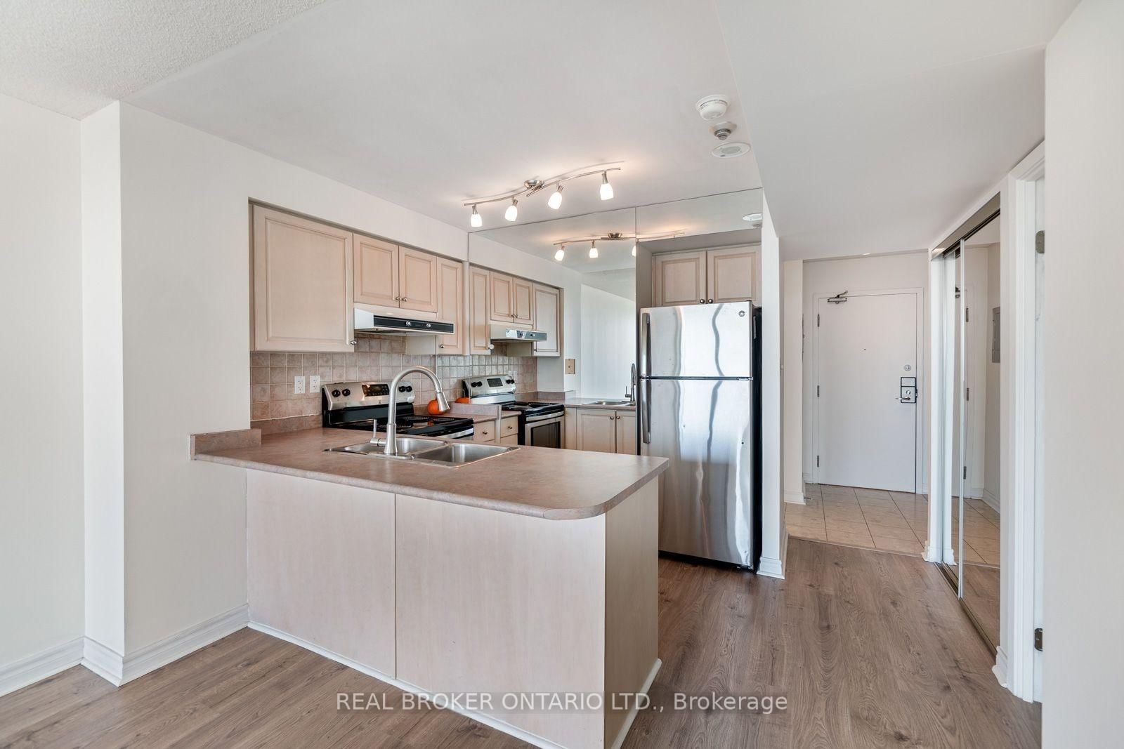 650 Queens Quay W, Unit 915 - Photo 7