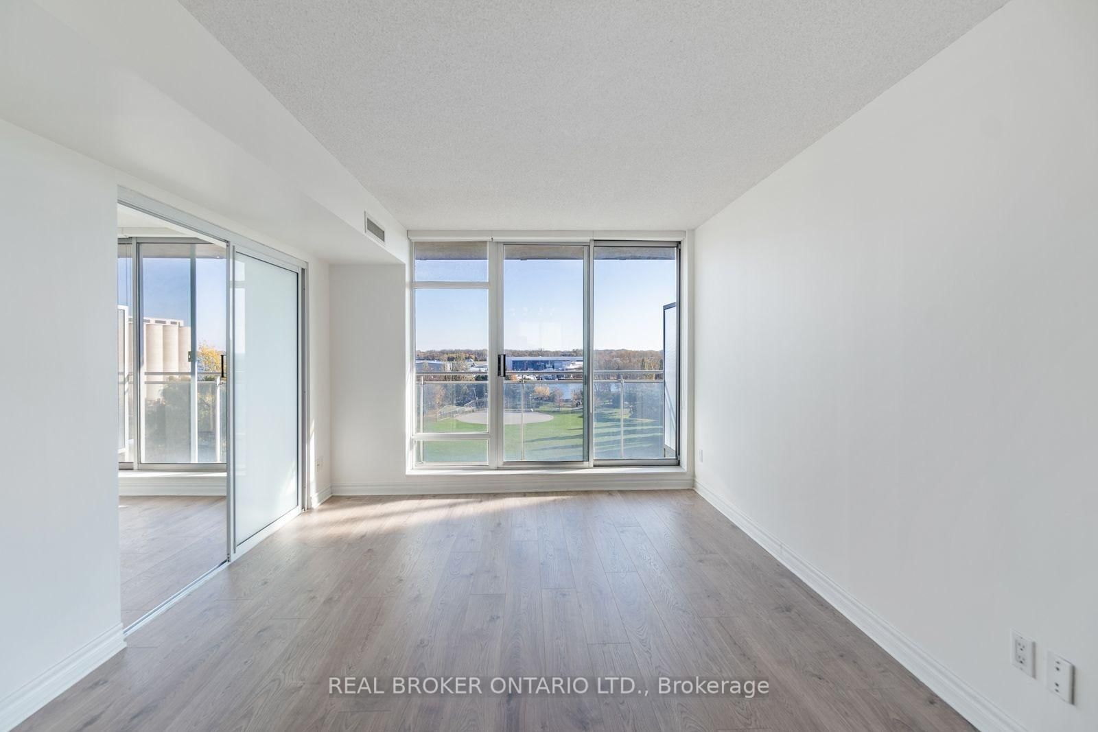650 Queens Quay W, Unit 915 - Photo 9