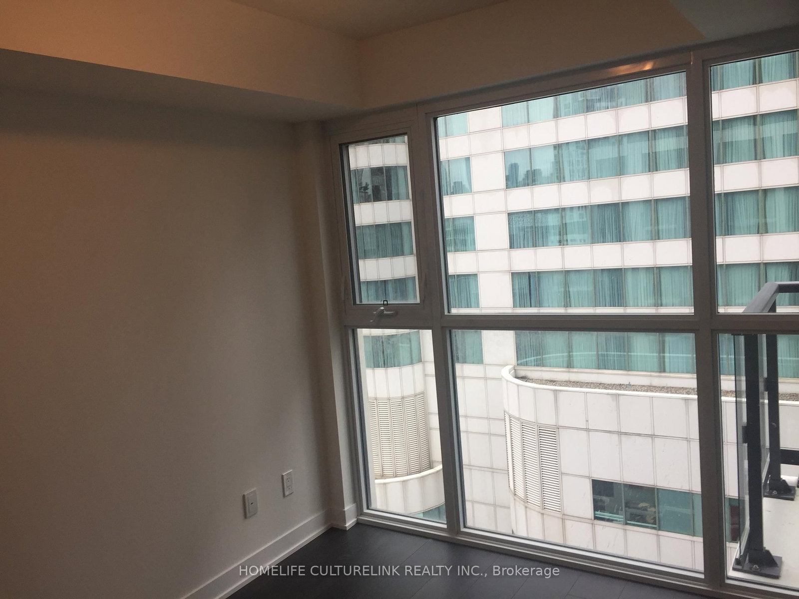 87 Peter Street, Unit 1317 - Photo 11