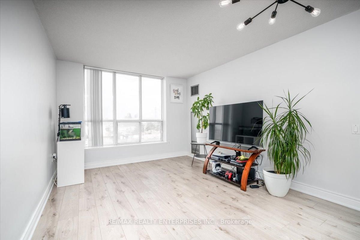 21 Overlea Boulevard NE, Unit 506 - Photo 11