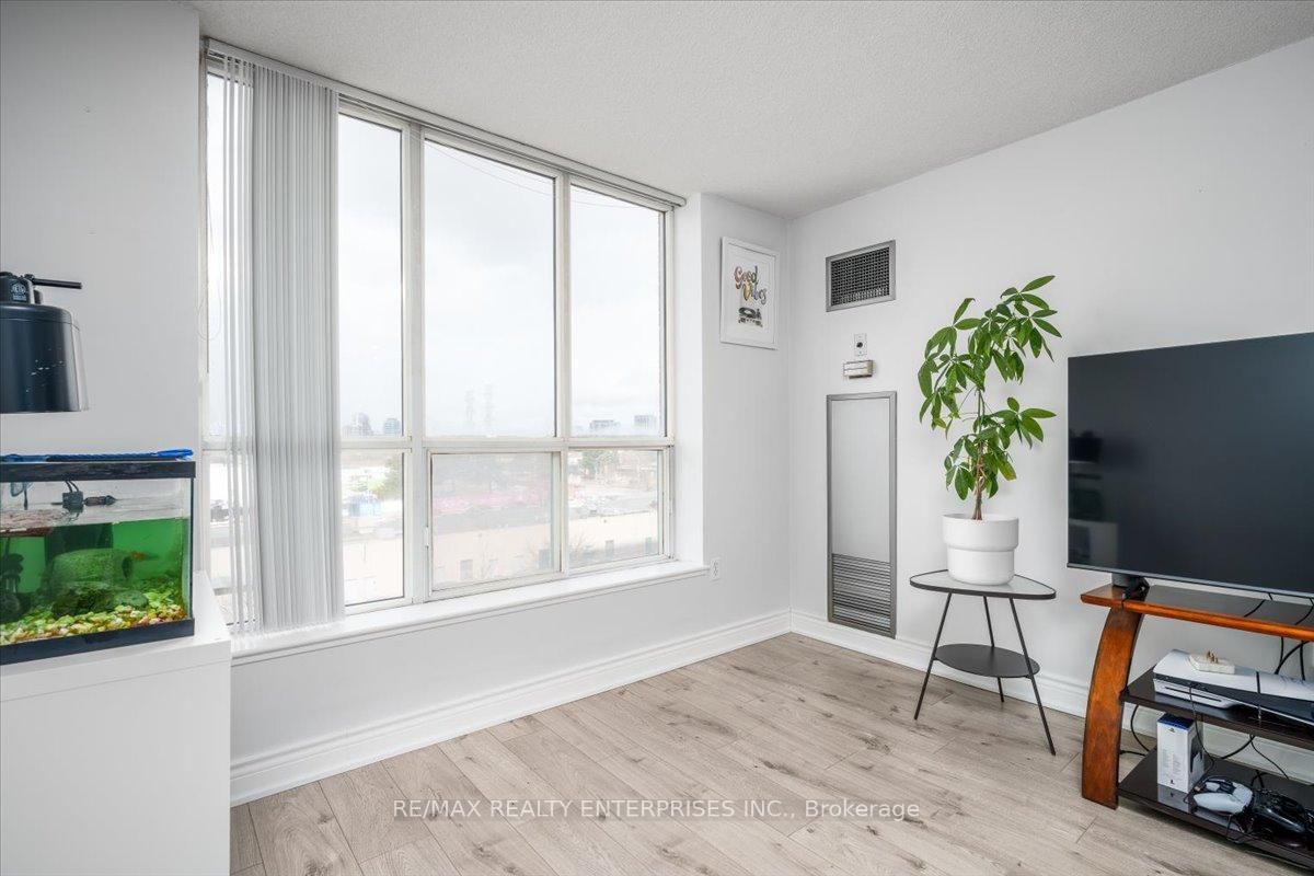 21 Overlea Boulevard NE, Unit 506 - Photo 12