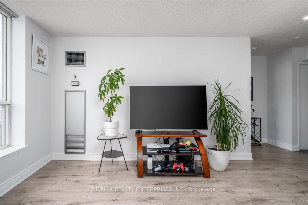 21 Overlea Boulevard NE, Unit 506 - Photo 13