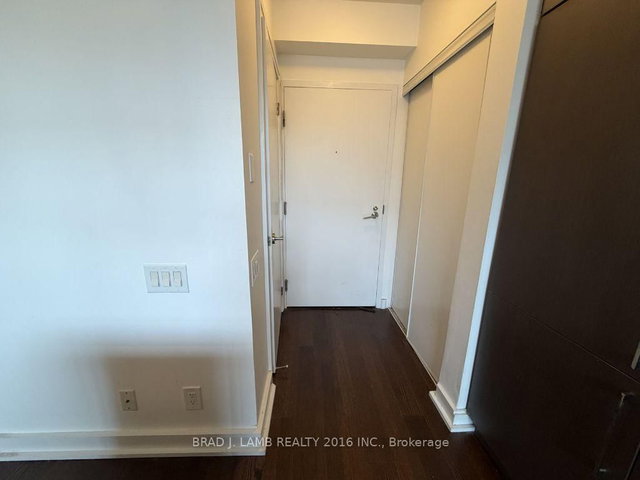 328 - 5 Hanna Avenue