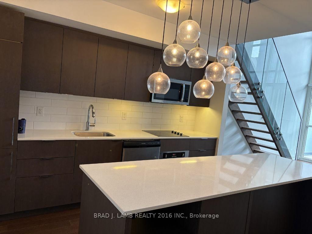 5 Hanna Avenue, Unit 328 - Photo 7