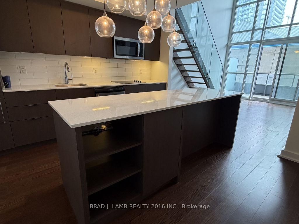 5 Hanna Avenue, Unit 328 - Photo 8