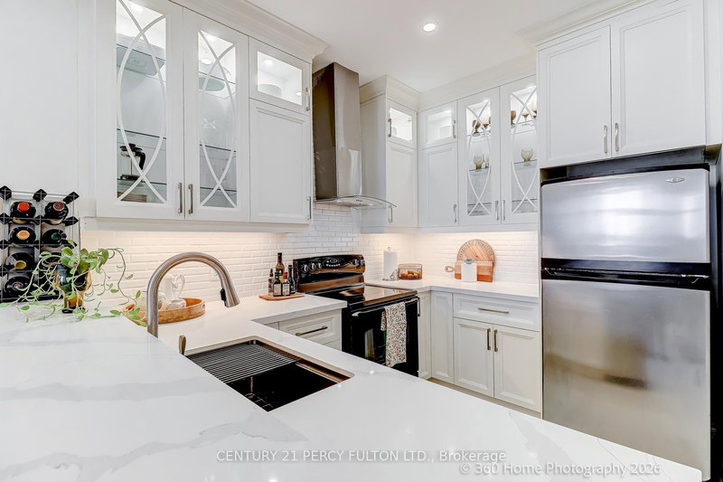 604 - 1 Leaside Park Dr, Toronto, M4H 1R1 | Image 3