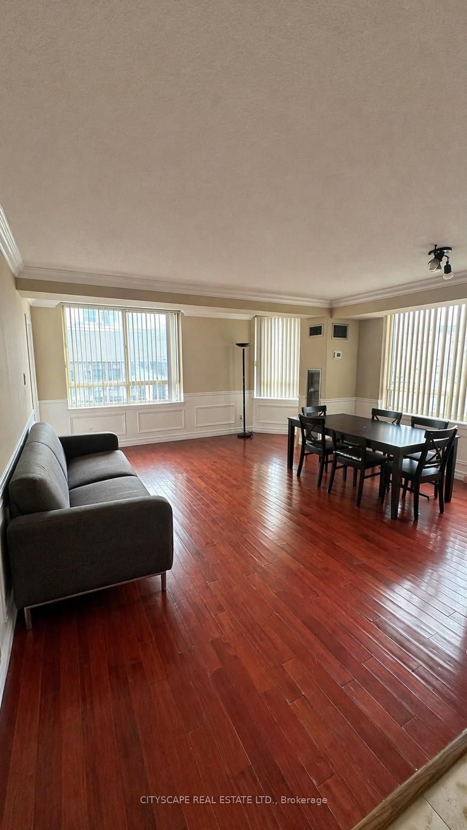 633 Bay Street, Unit 2011