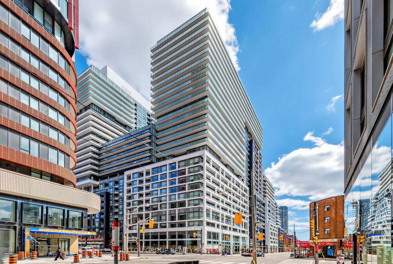 home for lease on 962 W-135 Lower Sherbourne Street