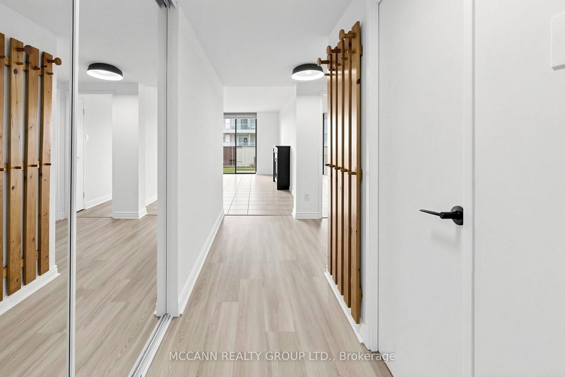 1510 - 720 Spadina Ave, Toronto, M5S 2T9 | Image 2