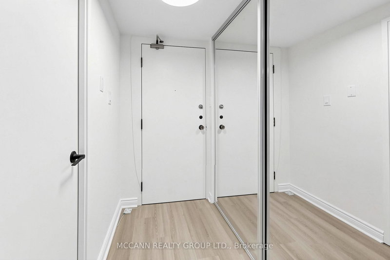 1510 - 720 Spadina Ave, Toronto, M5S 2T9 | Image 3