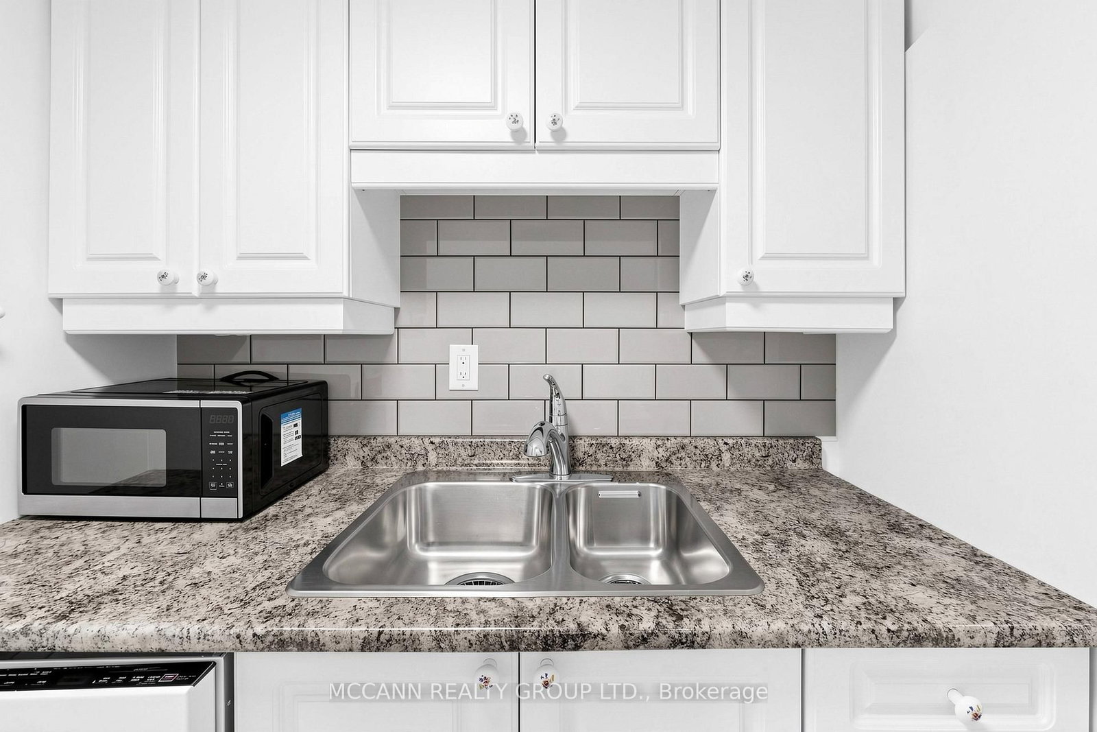 720 Spadina Avenue, Unit 1510 - Photo 8