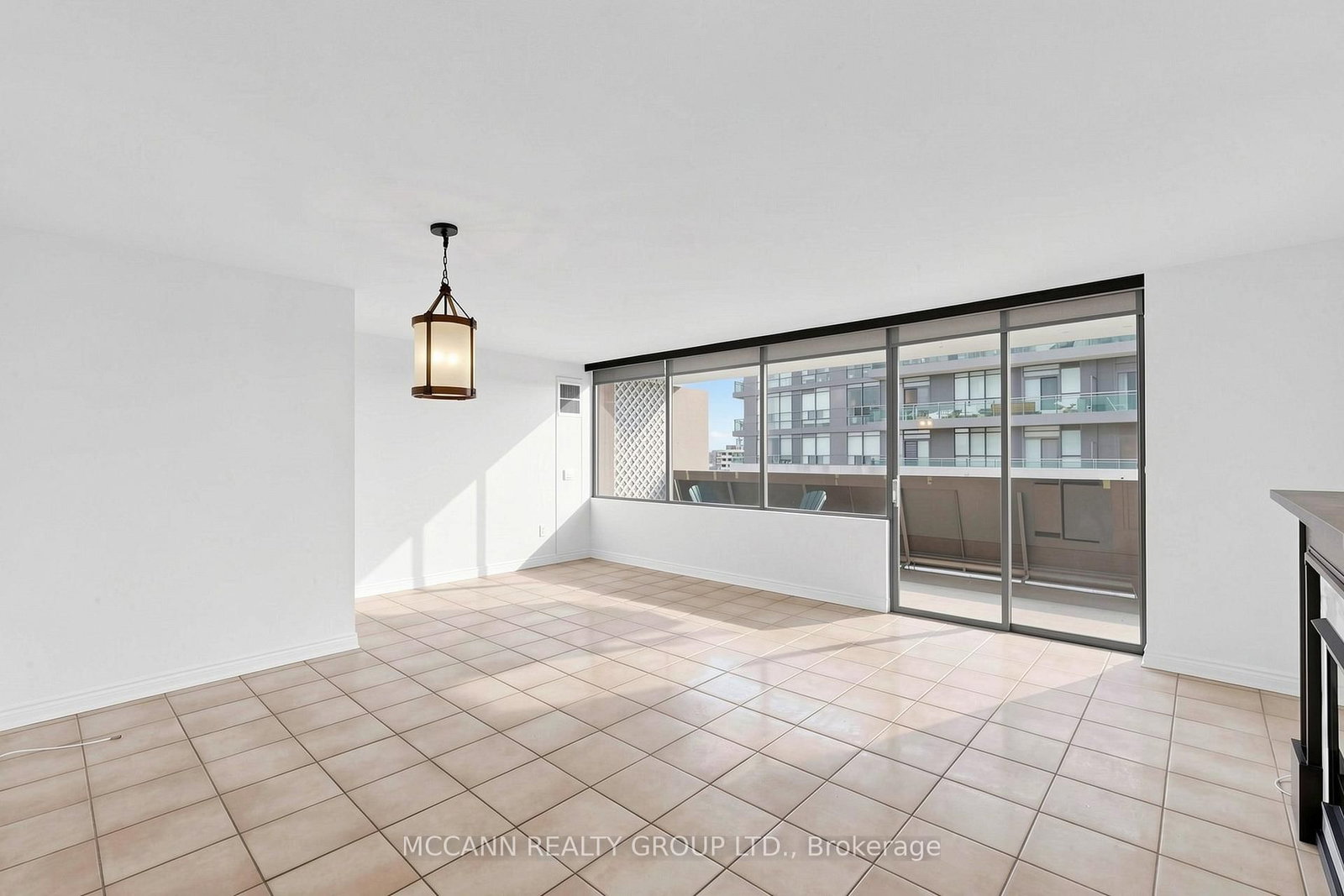 720 Spadina Avenue, Unit 1510 - Photo 9