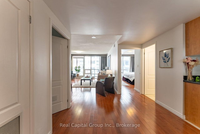 703 - 263 Wellington Street W