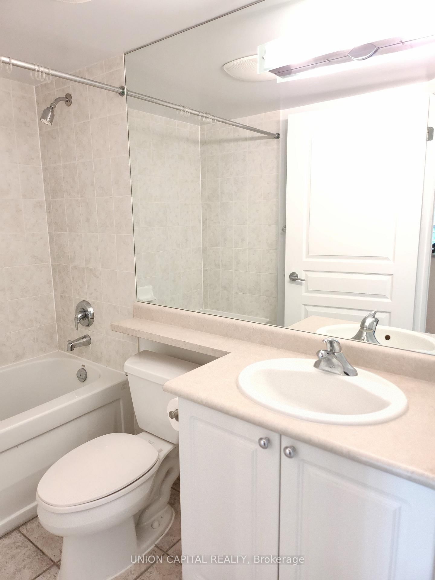 18 Yonge Street, Unit 1113 - Photo 14