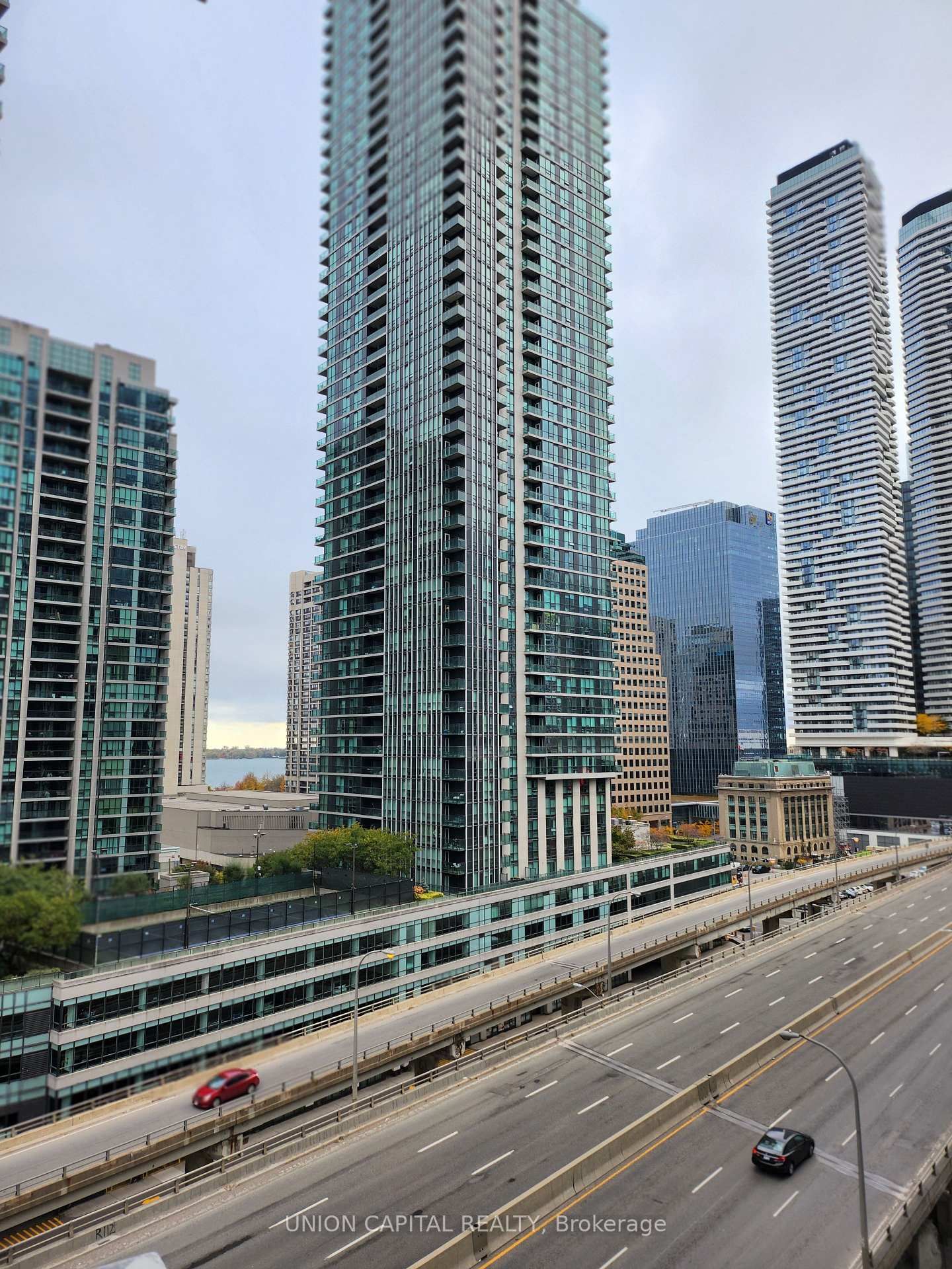 18 Yonge Street, Unit 1113 - Photo 17