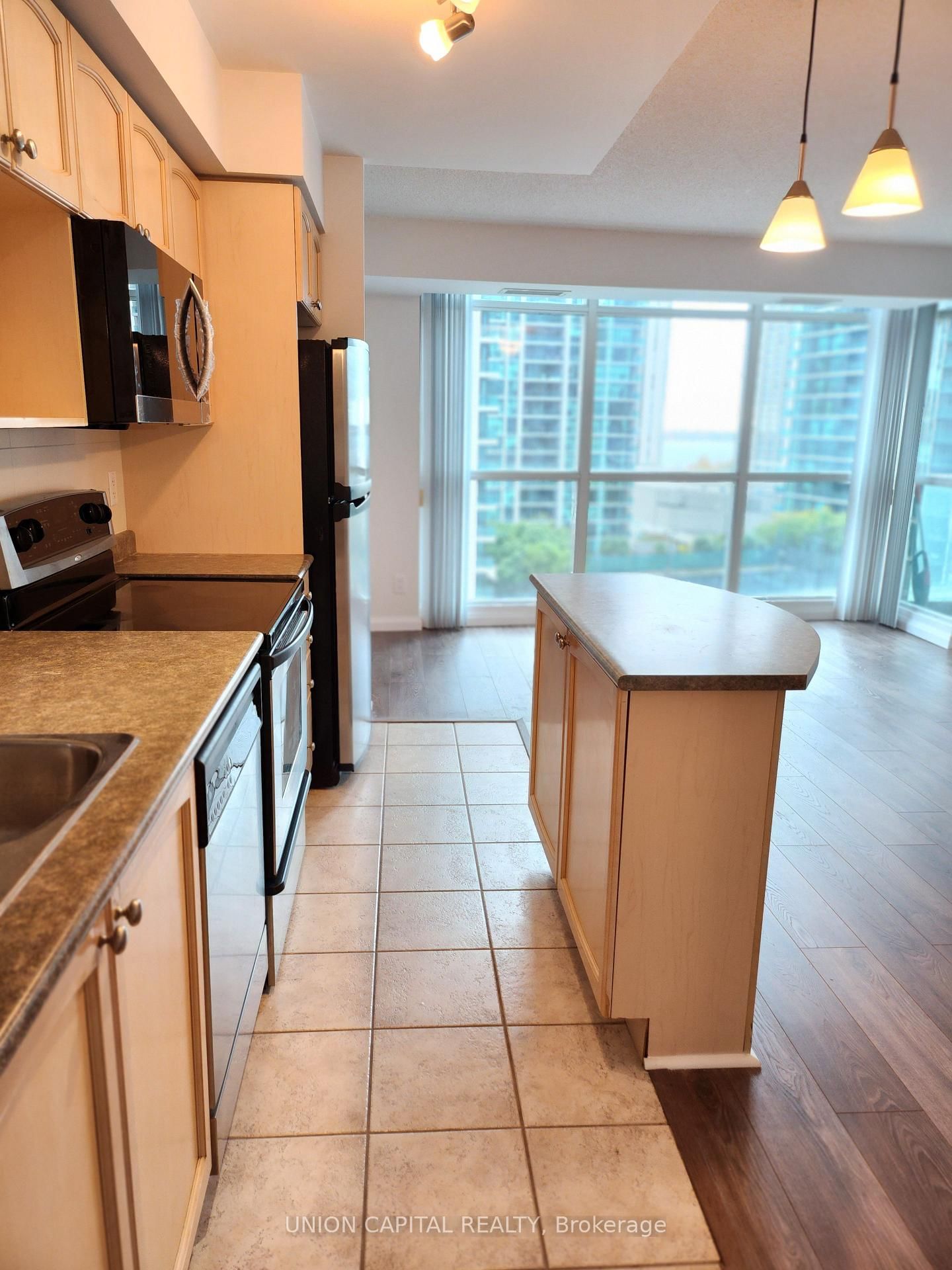 18 Yonge Street, Unit 1113 - Photo 2
