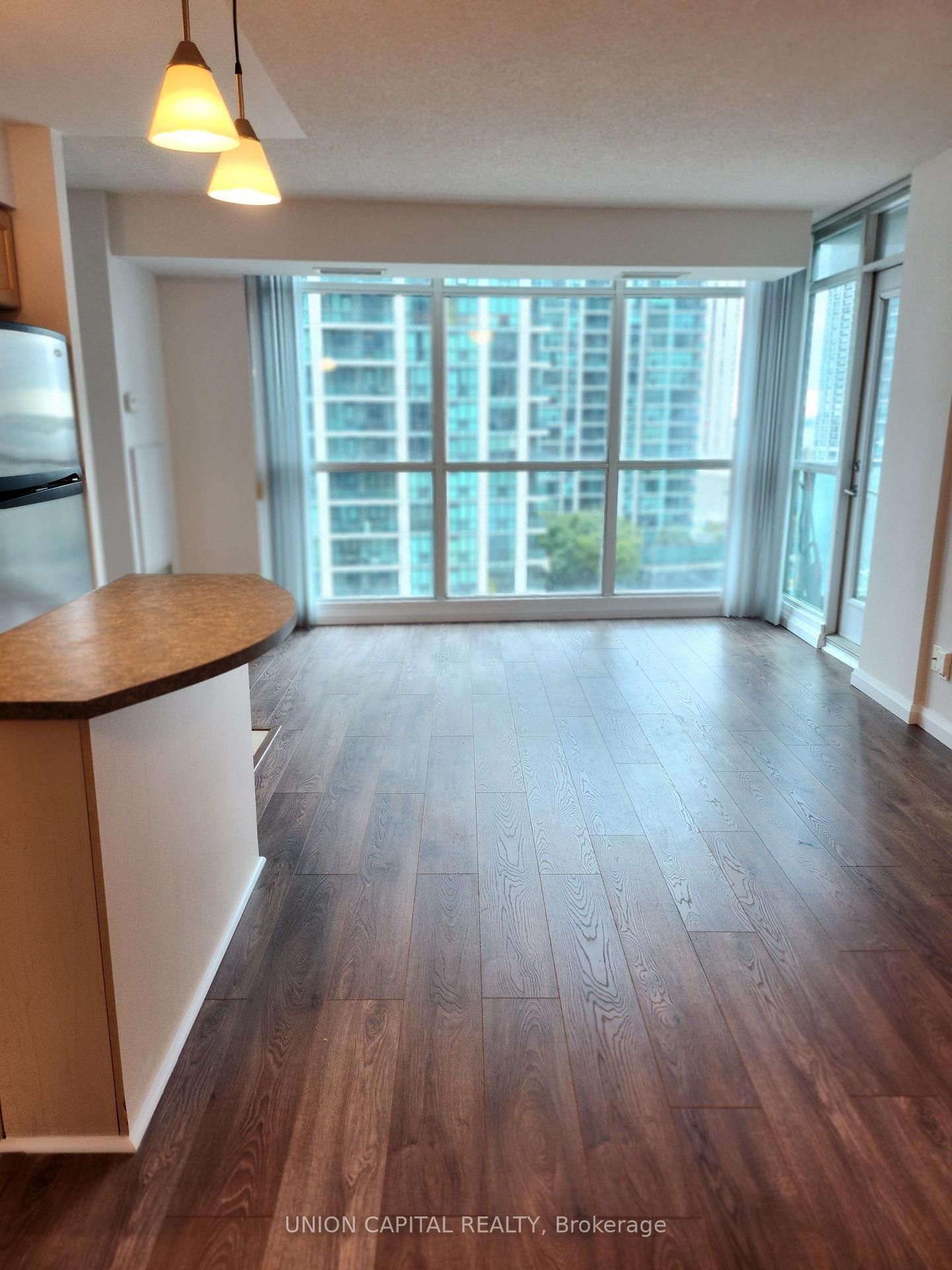 18 Yonge Street, Unit 1113 - Photo 3