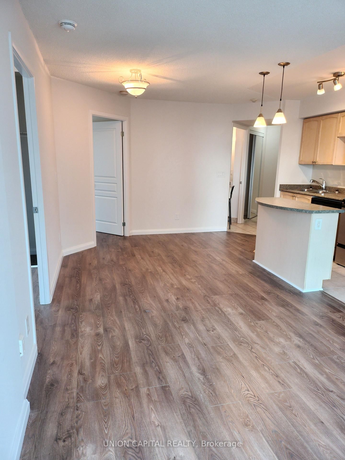 18 Yonge Street, Unit 1113 - Photo 6
