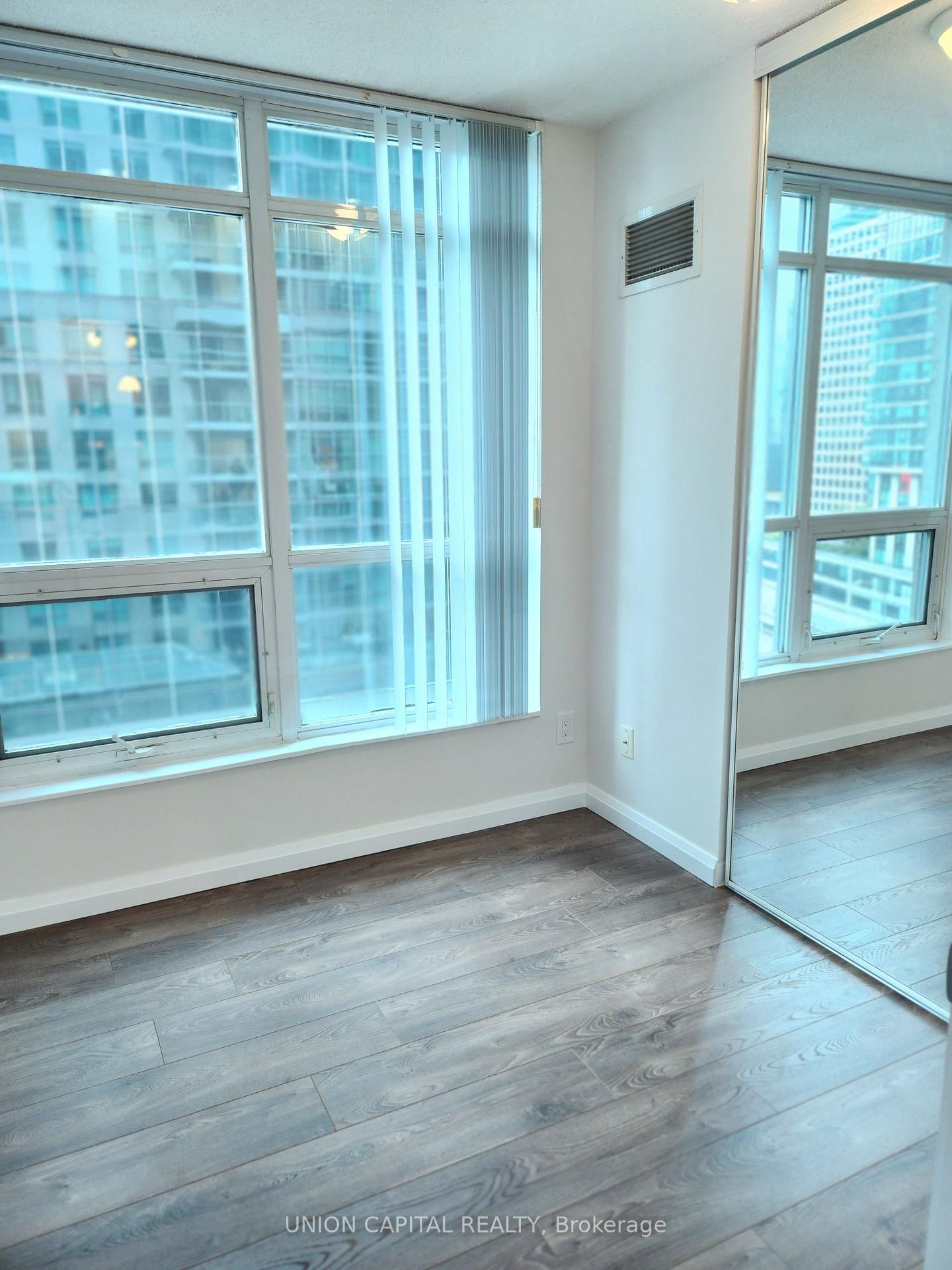 18 Yonge Street, Unit 1113 - Photo 9