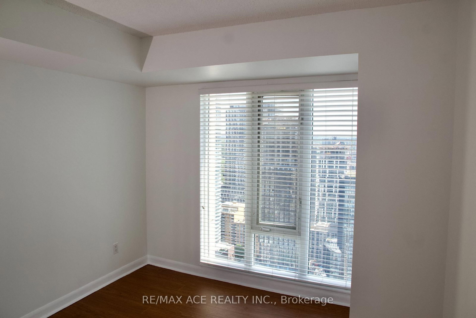 210 Victoria Street, Unit 4004 - Photo 7