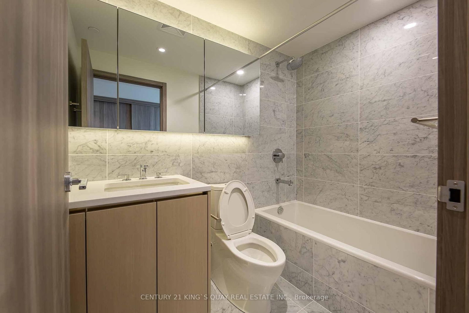 95 Mcmahon Drive, Unit 1909 - Photo 4