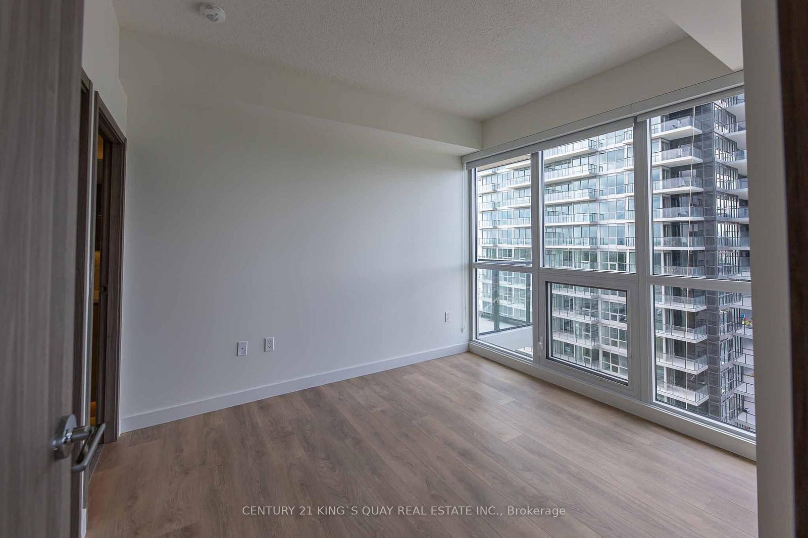 95 Mcmahon Drive, Unit 1909 - Photo 8