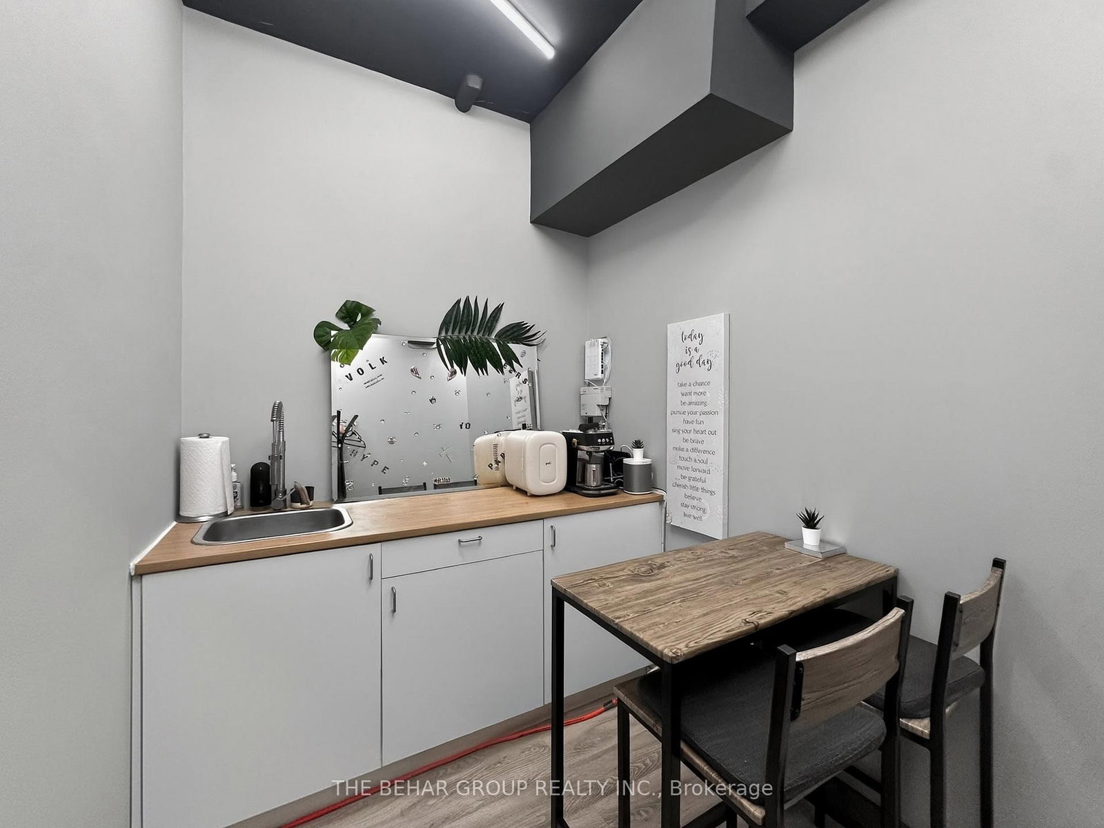 821 Eglinton Avenue W, Unit 101 - Photo 7