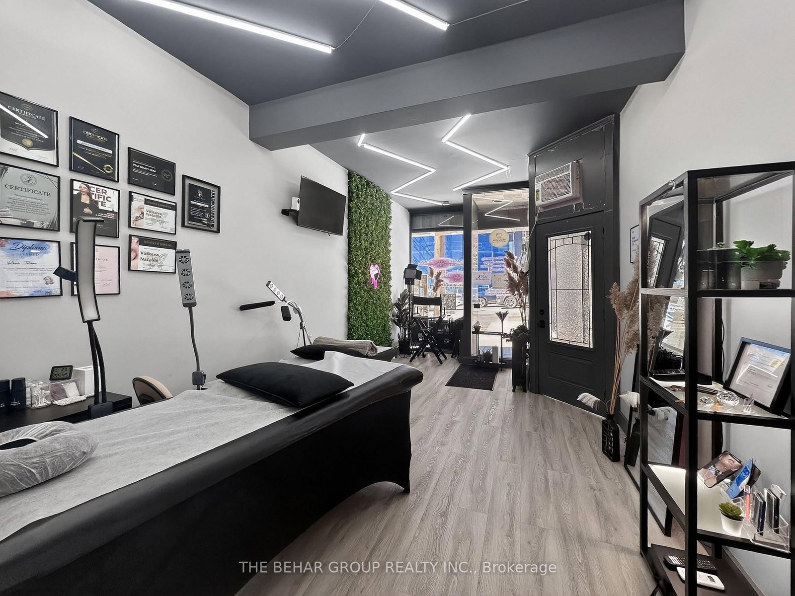 821 Eglinton Avenue W, Unit 101 - Photo 8