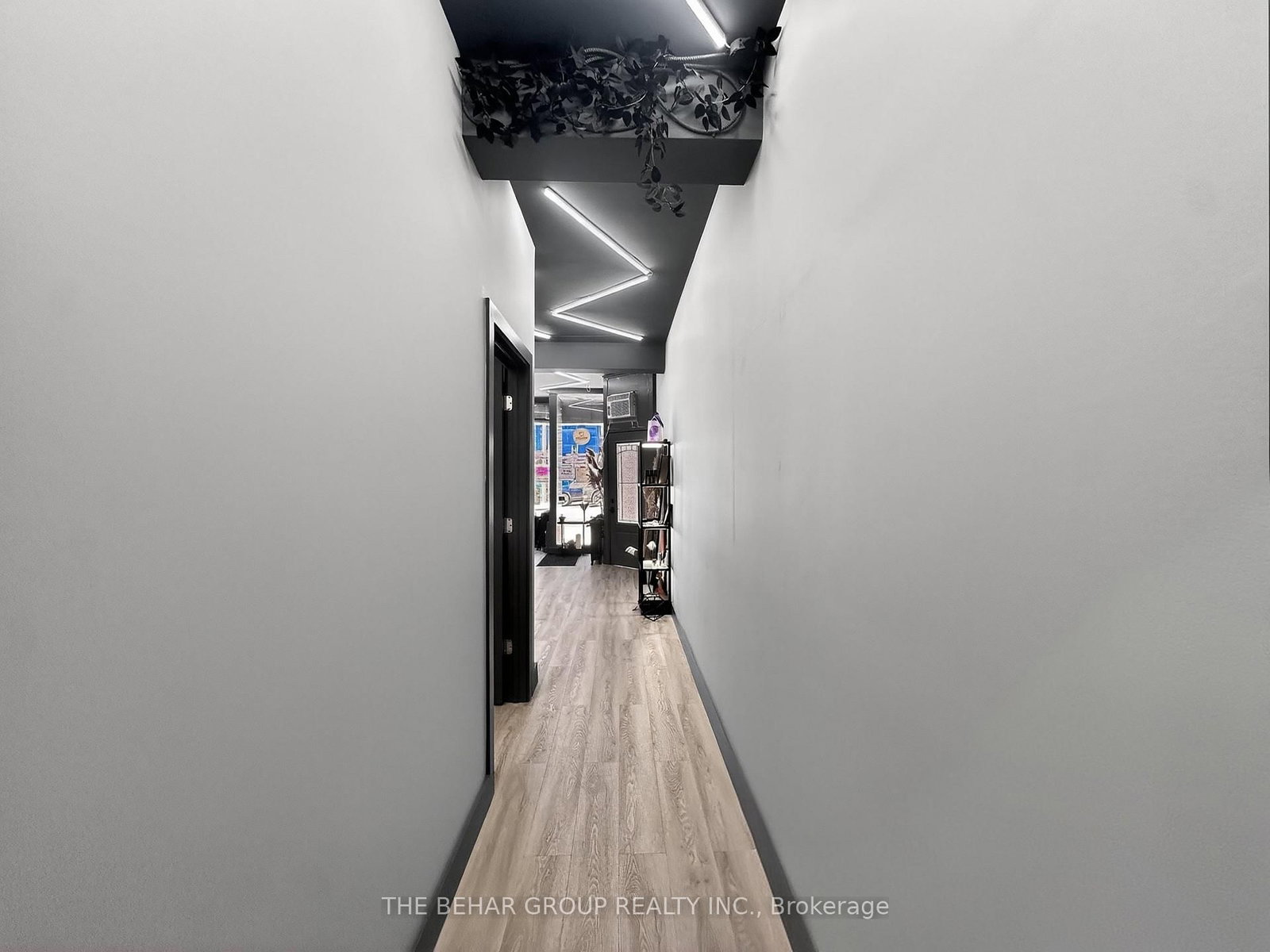 821 Eglinton Avenue W, Unit 101 - Photo 9