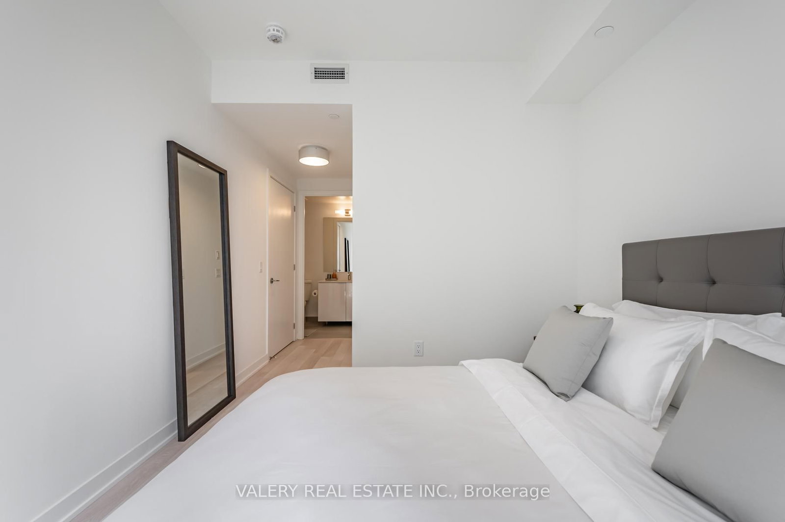 357 King Street W, Unit 3109 - Photo 9