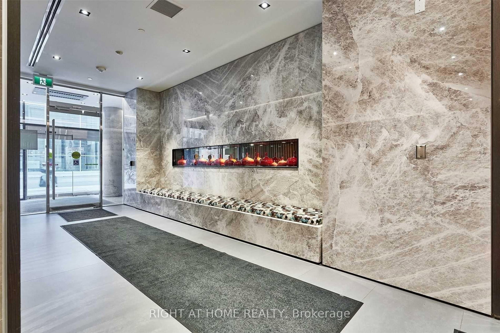 215 Queen Street W, Unit 1716 - Photo 15