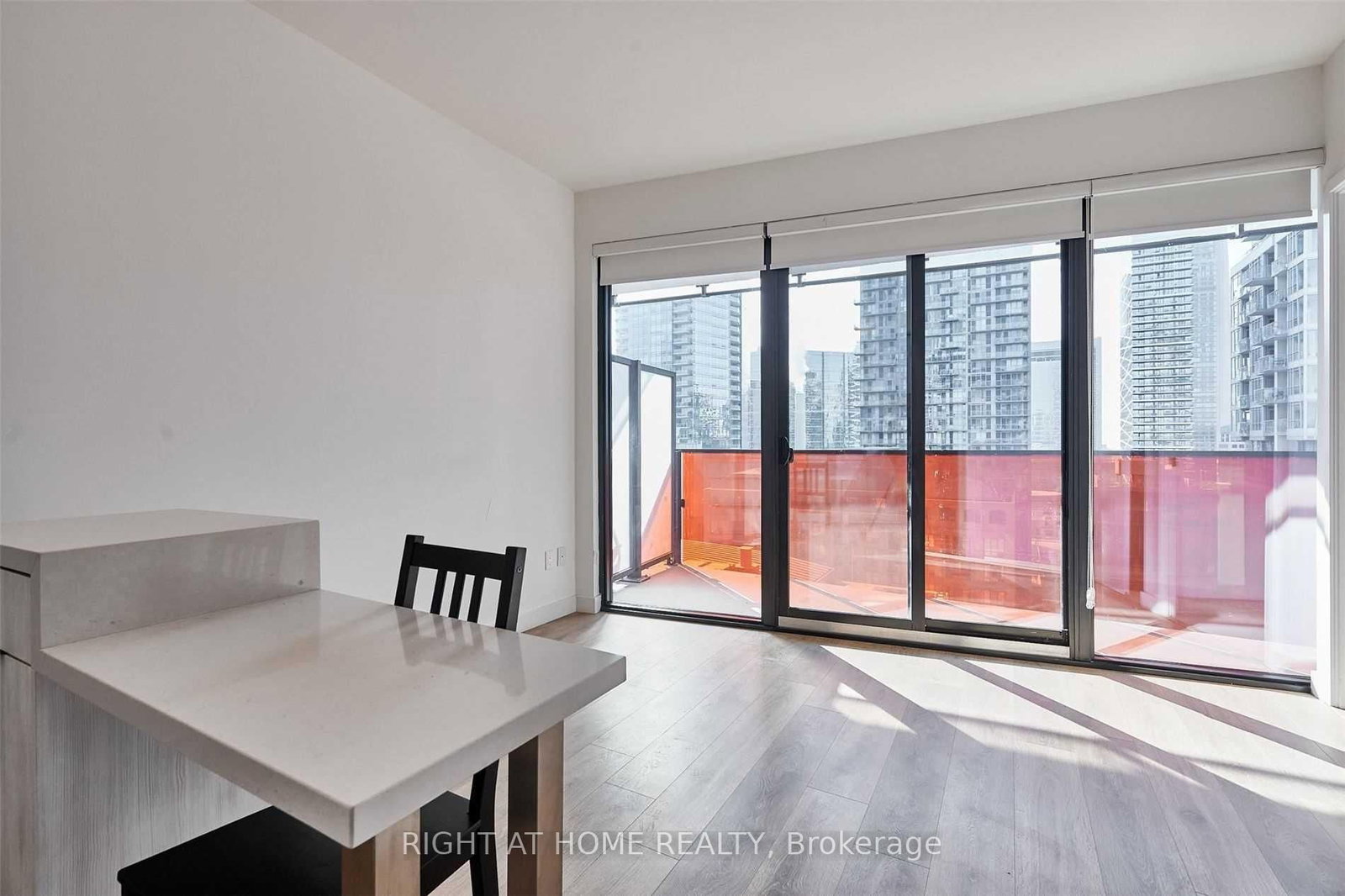 215 Queen Street W, Unit 1716 - Photo 17