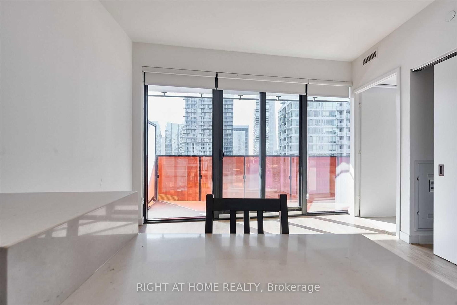 215 Queen Street W, Unit 1716 - Photo 18