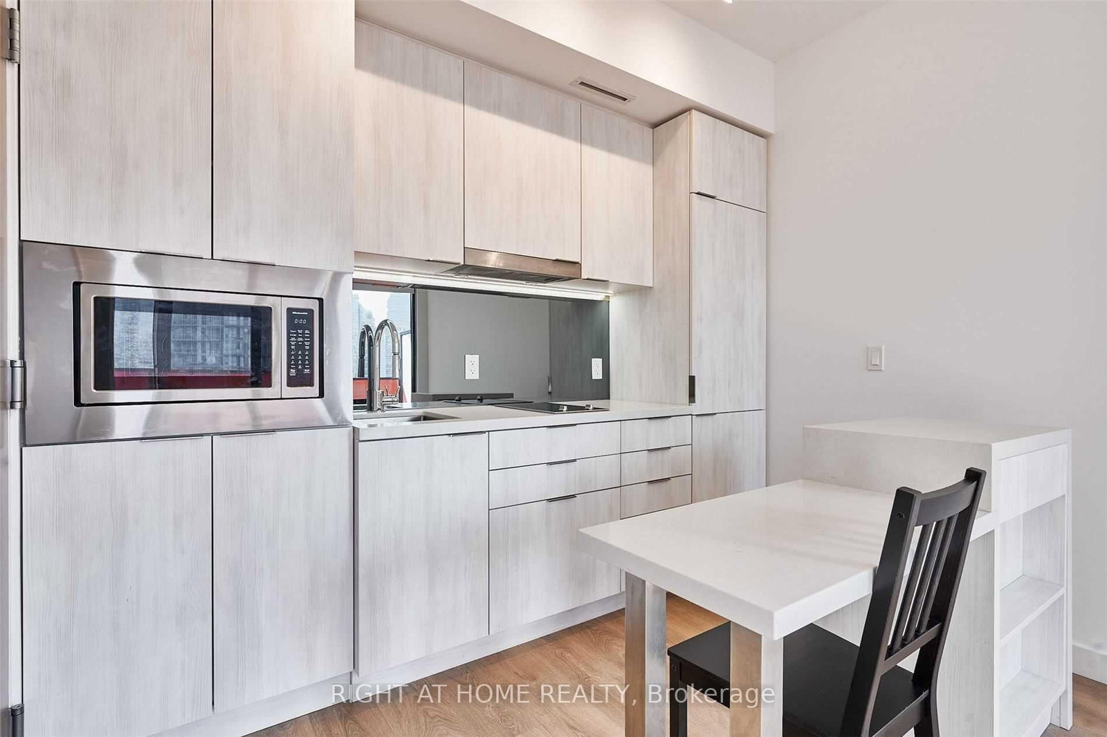 215 Queen Street W, Unit 1716 - Photo 19