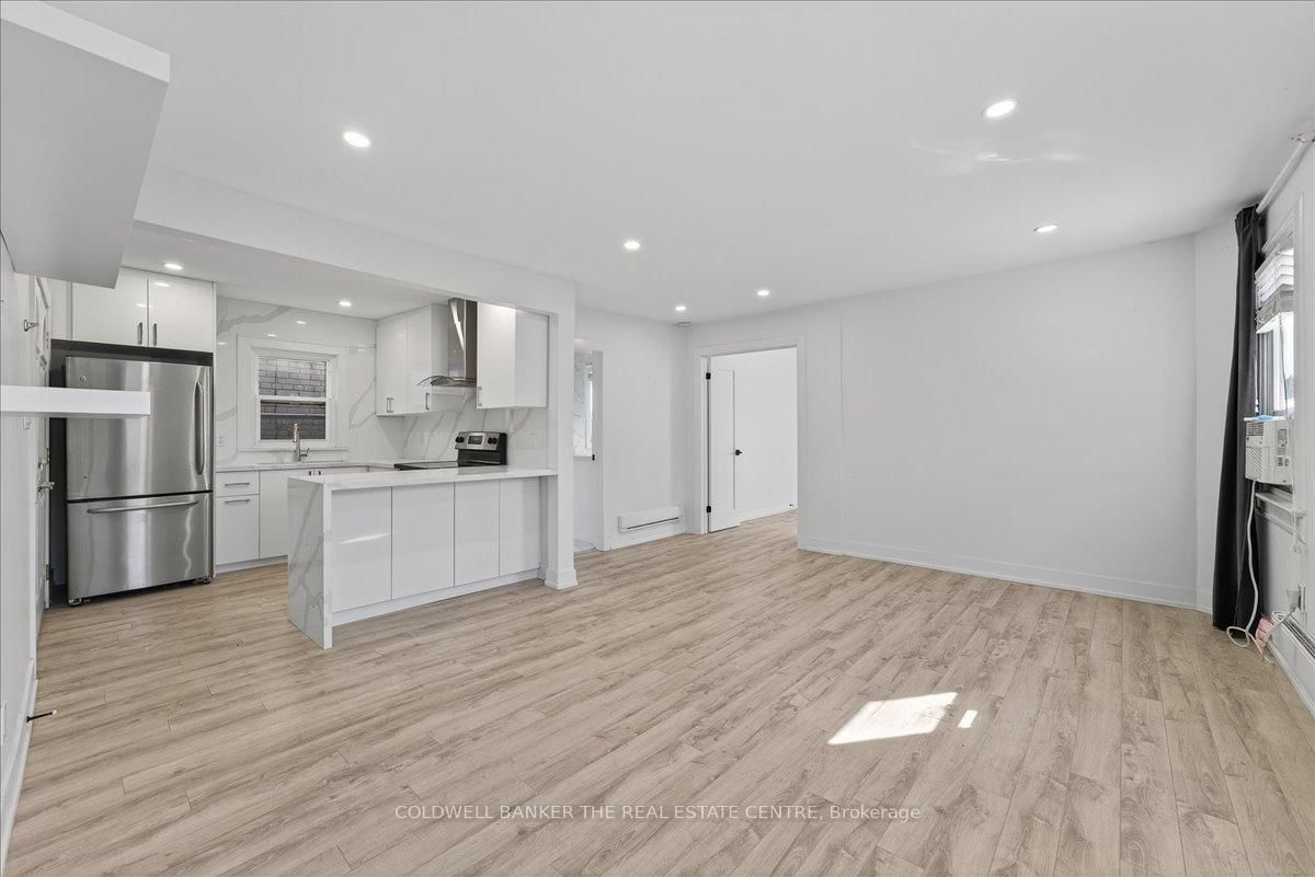 252 Soudan Avenue - Photo 2