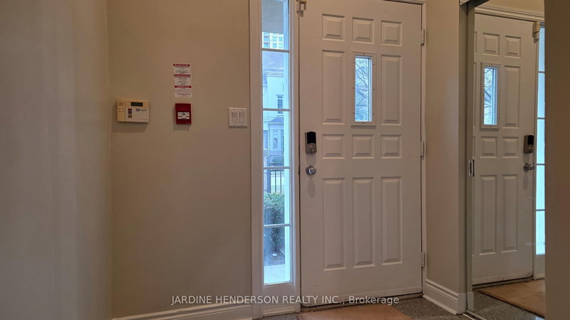 TH 17 - 2 Rean Dr, Toronto, M2K 3B8 | Image 3