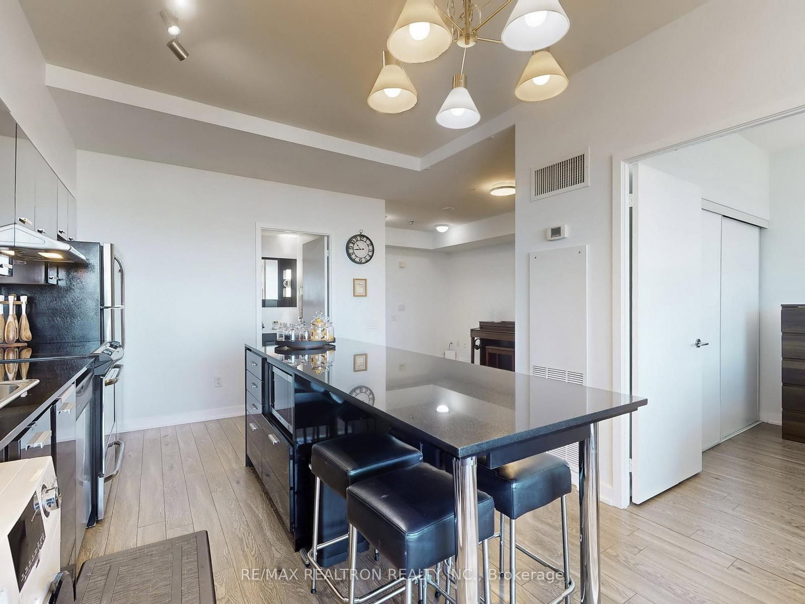 15 Singer Court, Unit Ph06 - Photo 13