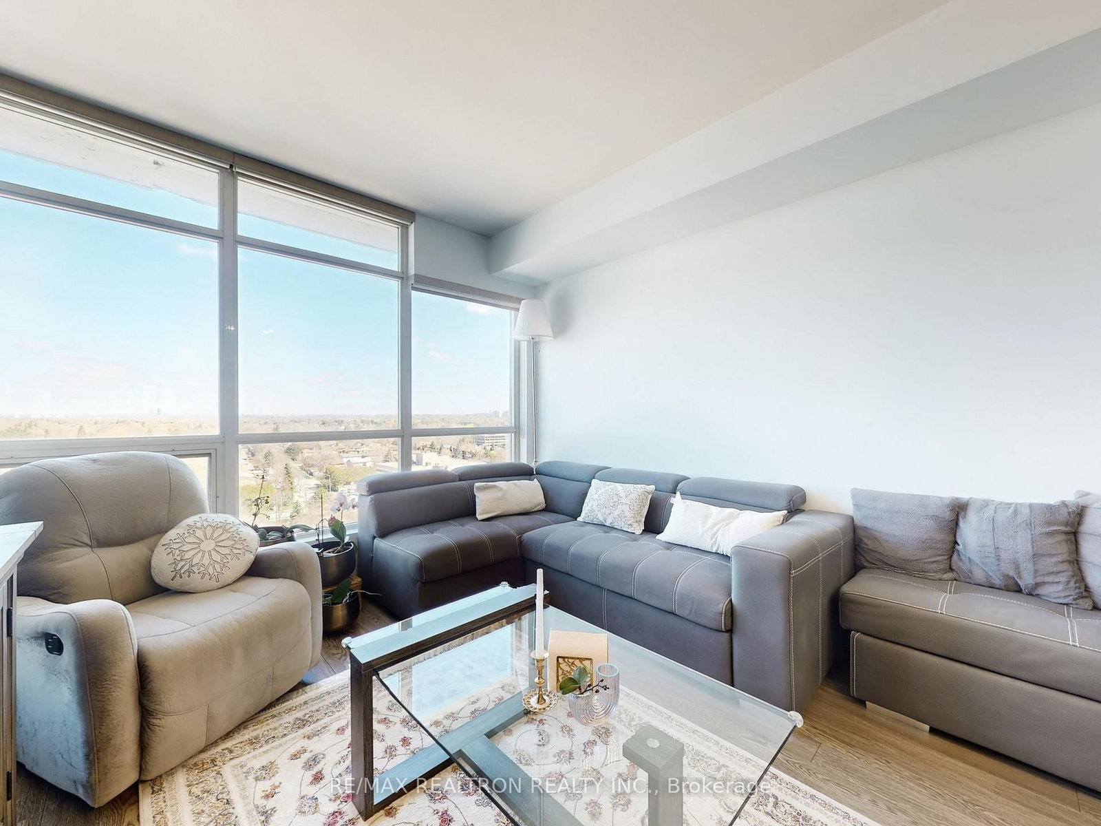 15 Singer Court, Unit Ph06 - Photo 17